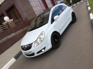 Opel Corsa 2007 года 1.4 Автомат